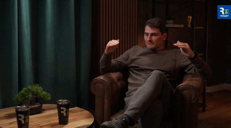 卡西对5名传奇门将排名：塞萨尔、范德萨、切赫、诺伊尔、布冯